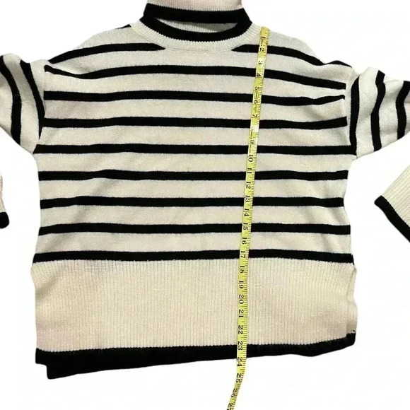 Turtleneck sweater cream and black stripe wool blend - Picture 4 of 10